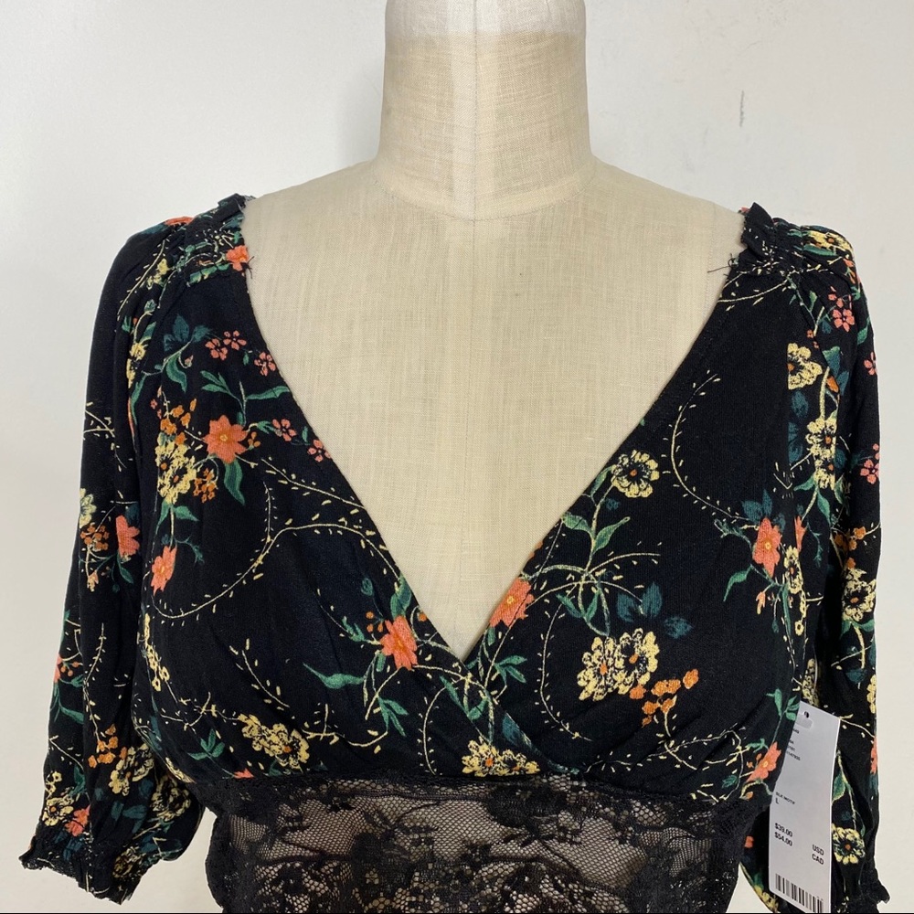 UO Samara Plunging Surplice Cropped Top - Picture 5 of 7